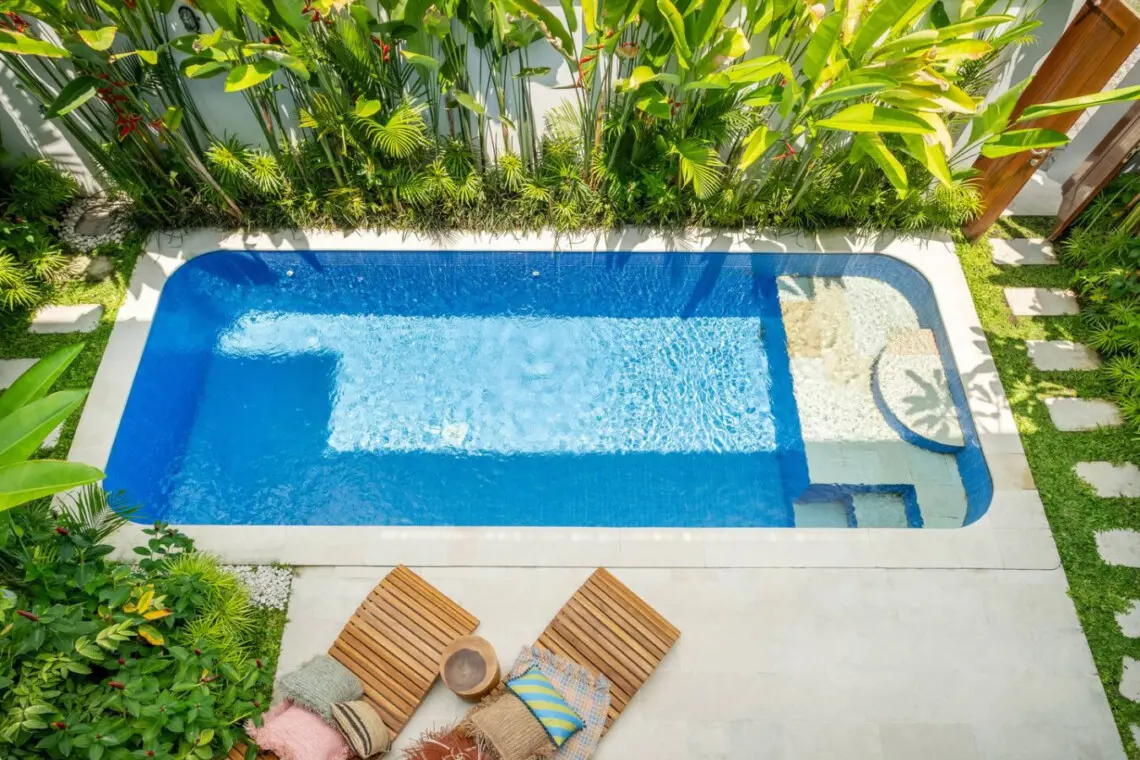 111699 451304 ria7jrirC0F1QxAkvLn3Z5hlj BTe6kwAJq39y23 dw 6911a8777f13a.jpg