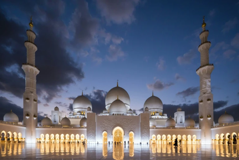 Sheikh Zayed Grand Mosque Abu Dhabi – cultural landmark near Yas Island